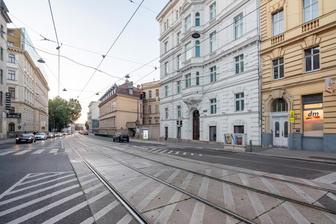 Cozy And Central City Apartment At The Belvedere Viena Exterior foto
